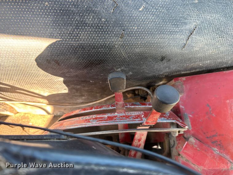 image for item EM8175 1973 International Farmall 1066 tractor