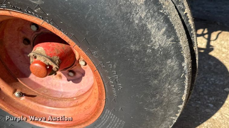 image for item EM8175 1973 International Farmall 1066 tractor