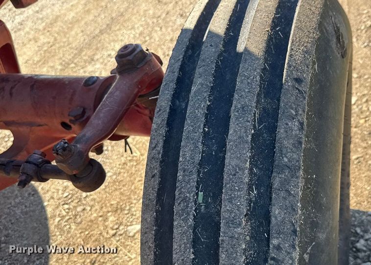 image for item EM8175 1973 International Farmall 1066 tractor