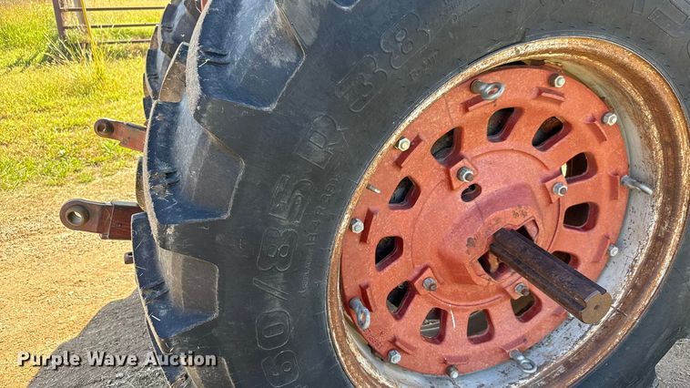 image for item EM8175 1973 International Farmall 1066 tractor