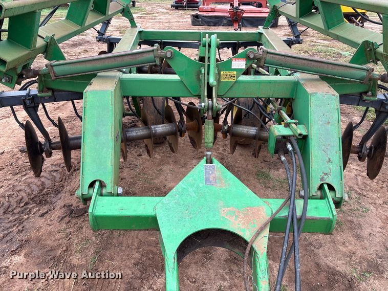 image for item EM8181 John Deere 630 tandem disk