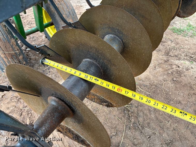 image for item EM8181 John Deere 630 tandem disk
