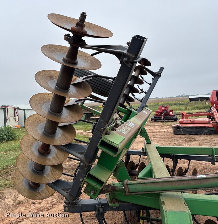 image for item EM8181 John Deere 630 tandem disk