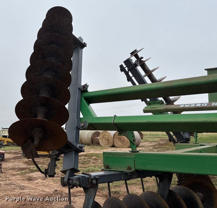 image for item EM8181 John Deere 630 tandem disk