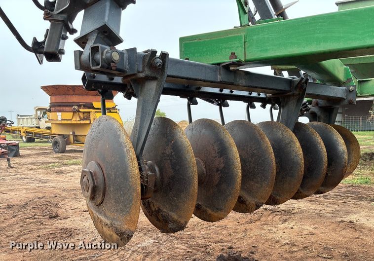 image for item EM8181 John Deere 630 tandem disk