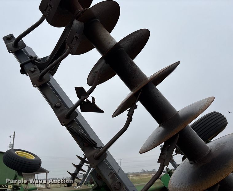 image for item EM8181 John Deere 630 tandem disk