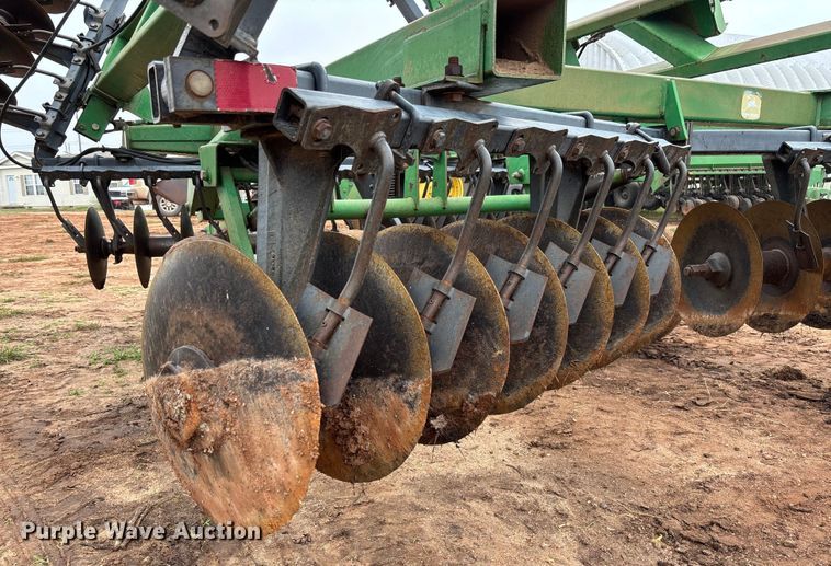 image for item EM8181 John Deere 630 tandem disk