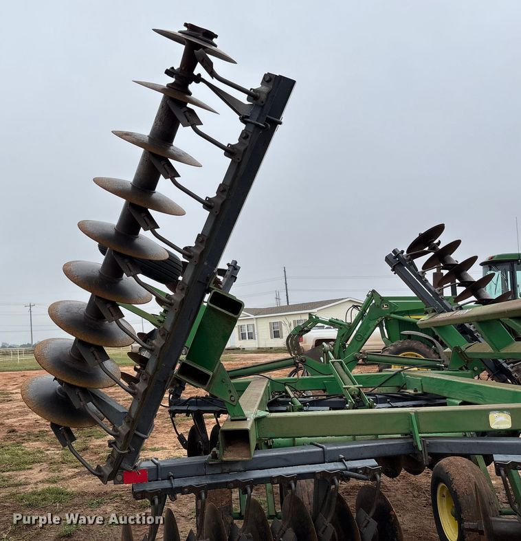 image for item EM8181 John Deere 630 tandem disk