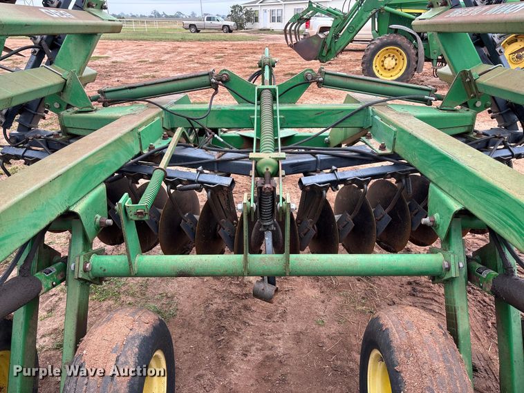 image for item EM8181 John Deere 630 tandem disk