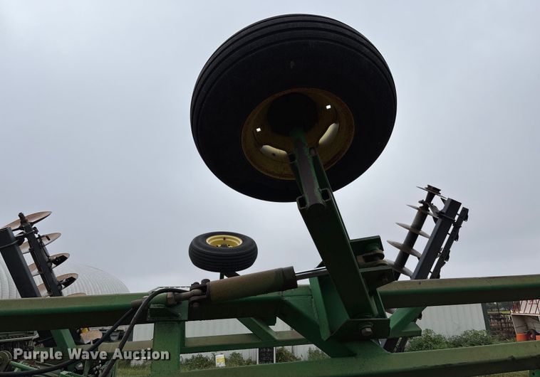 image for item EM8181 John Deere 630 tandem disk
