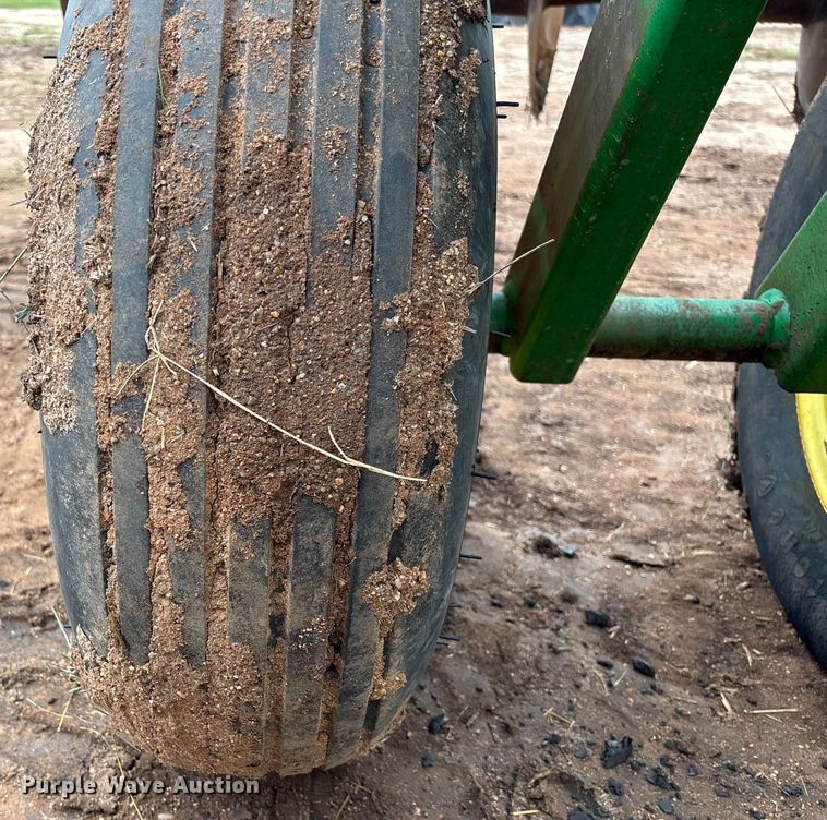 image for item EM8181 John Deere 630 tandem disk