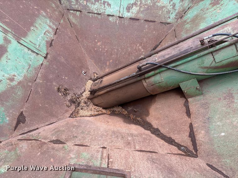 image for item EM8182 John Deere 500 grain cart