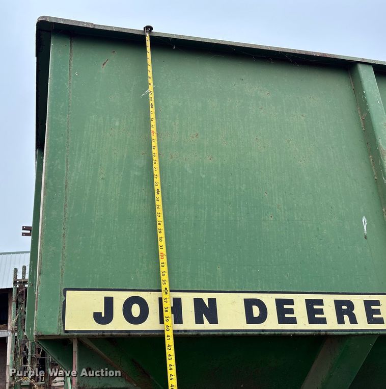 image for item EM8182 John Deere 500 grain cart