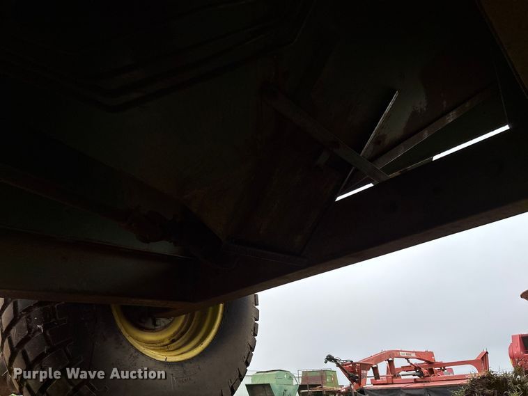 image for item EM8182 John Deere 500 grain cart