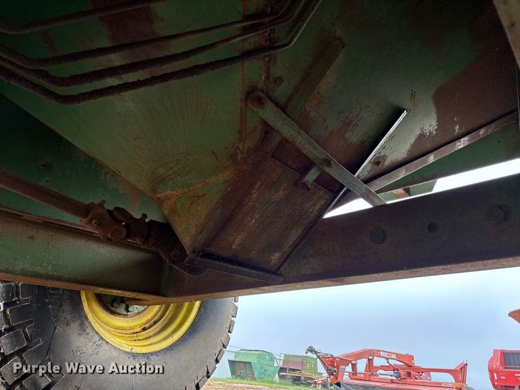 image for item EM8182 John Deere 500 grain cart