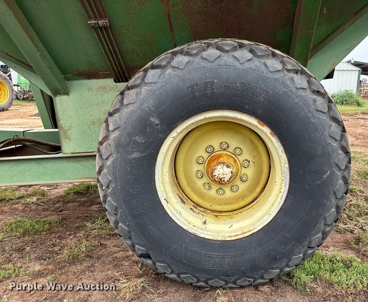 image for item EM8182 John Deere 500 grain cart