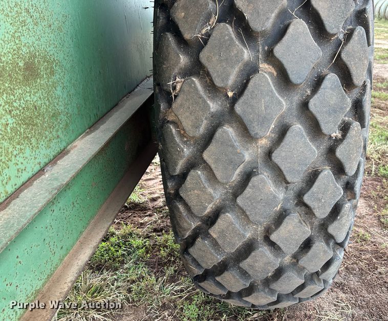 image for item EM8182 John Deere 500 grain cart
