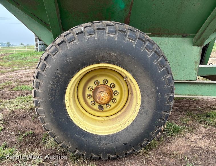 image for item EM8182 John Deere 500 grain cart