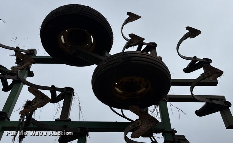 image for item EM8187 John Deere 1010 field cultivator