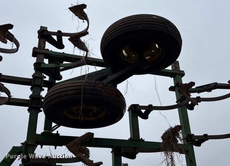 image for item EM8187 John Deere 1010 field cultivator