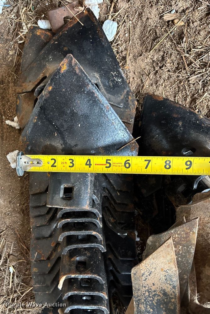 image for item EM8187 John Deere 1010 field cultivator