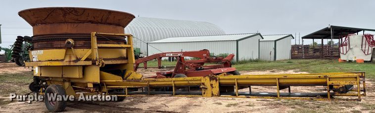 image for item EM8188 Haybuster H-1000 Big Bite tub grinder