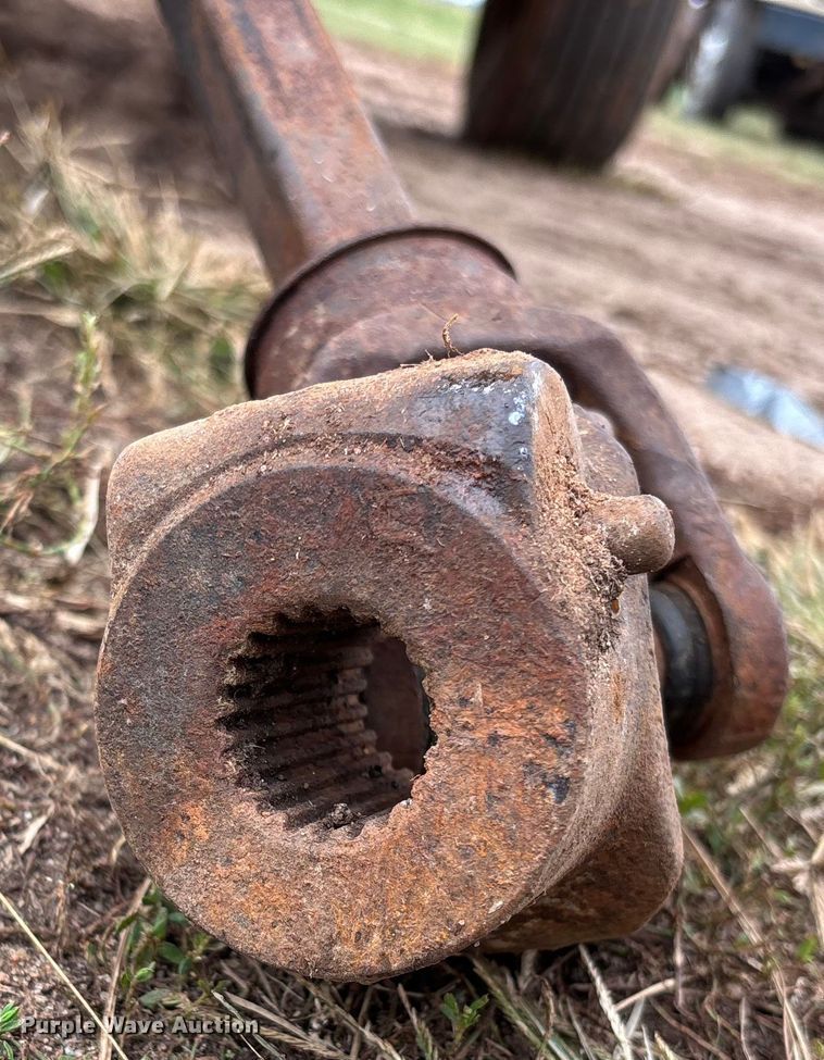 image for item EM8188 Haybuster H-1000 Big Bite tub grinder