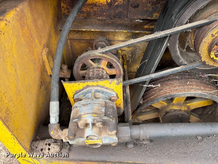 image for item EM8188 Haybuster H-1000 Big Bite tub grinder