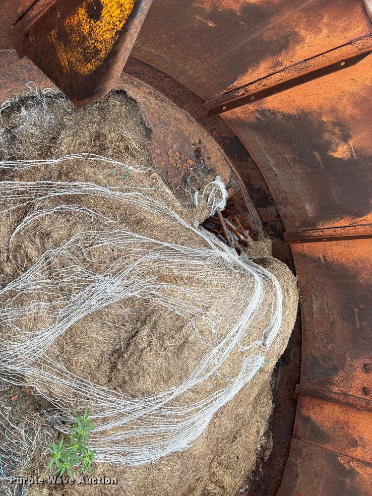 image for item EM8188 Haybuster H-1000 Big Bite tub grinder