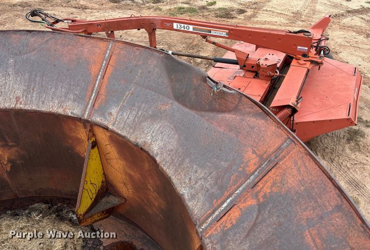 image for item EM8188 Haybuster H-1000 Big Bite tub grinder