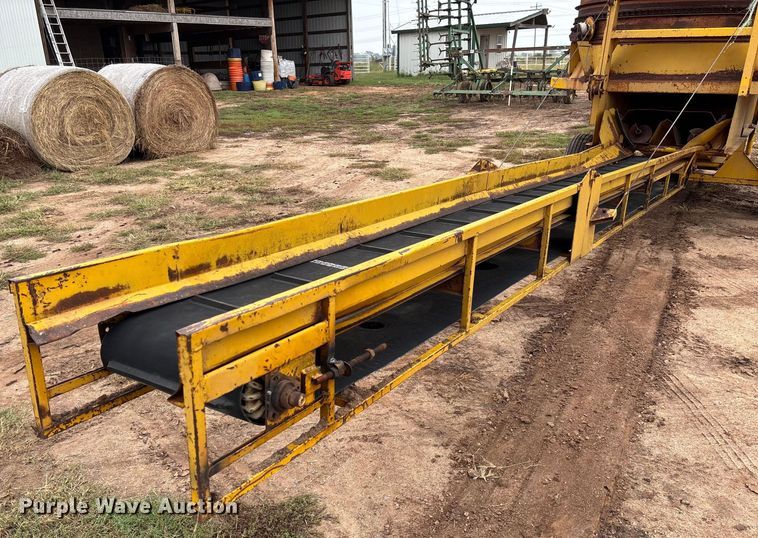 image for item EM8188 Haybuster H-1000 Big Bite tub grinder