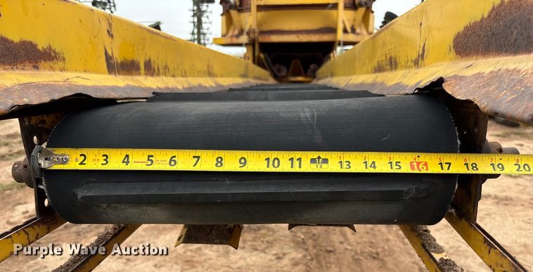 image for item EM8188 Haybuster H-1000 Big Bite tub grinder