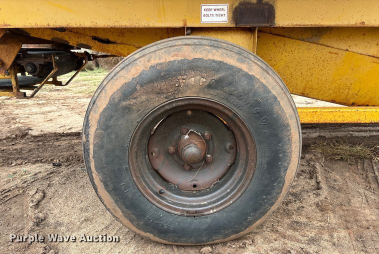 image for item EM8188 Haybuster H-1000 Big Bite tub grinder