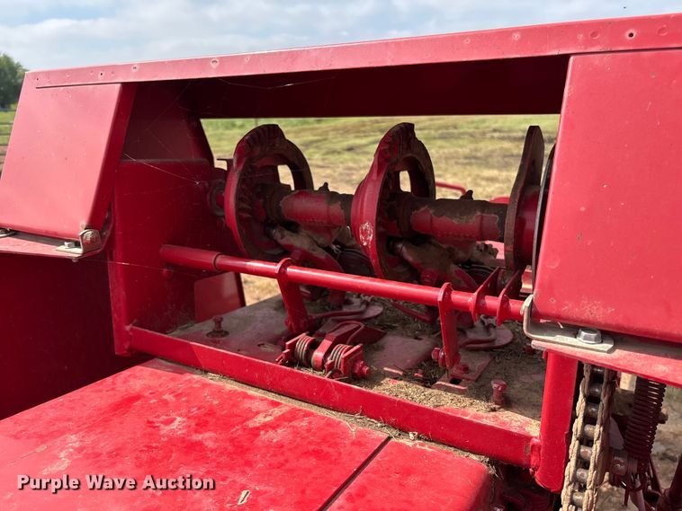 image for item EM8190 Case 8530 small square baler