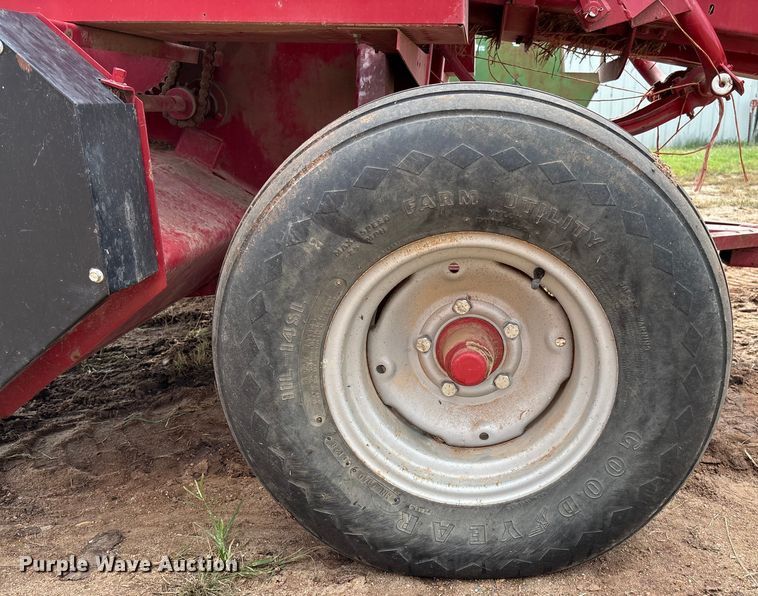 image for item EM8190 Case 8530 small square baler