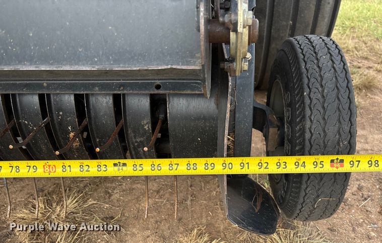 image for item EM8191 2012 Case RB564 round baler