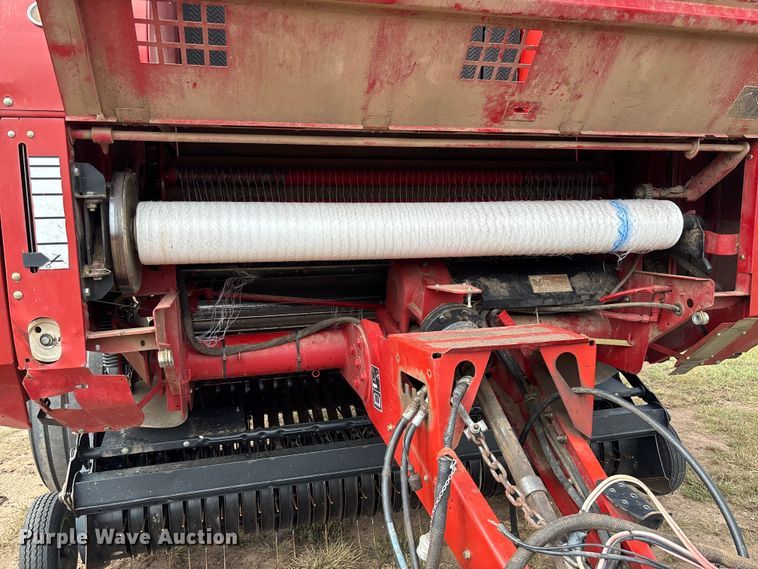 image for item EM8191 2012 Case RB564 round baler