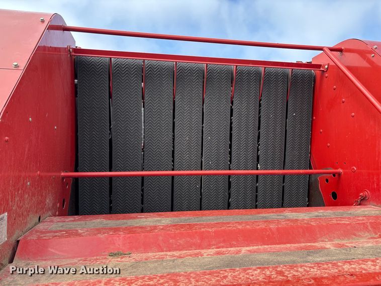 image for item EM8191 2012 Case RB564 round baler