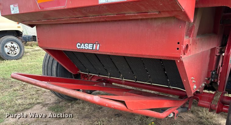 image for item EM8191 2012 Case RB564 round baler