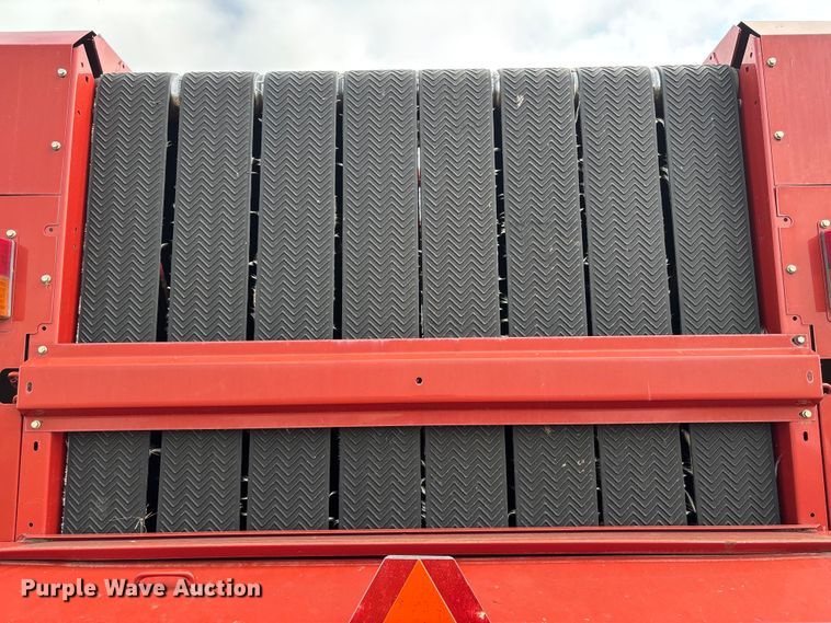 image for item EM8191 2012 Case RB564 round baler