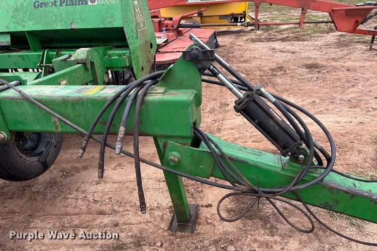 image for item EM8195 Great Plains Solid Stand 30 3SF30-487591 grain drill