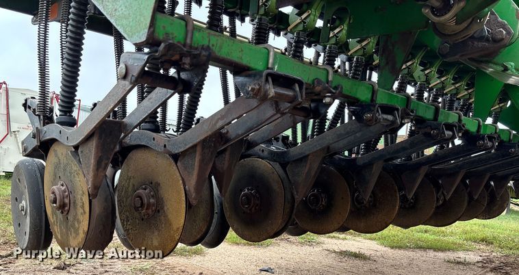 image for item EM8195 Great Plains Solid Stand 30 3SF30-487591 grain drill