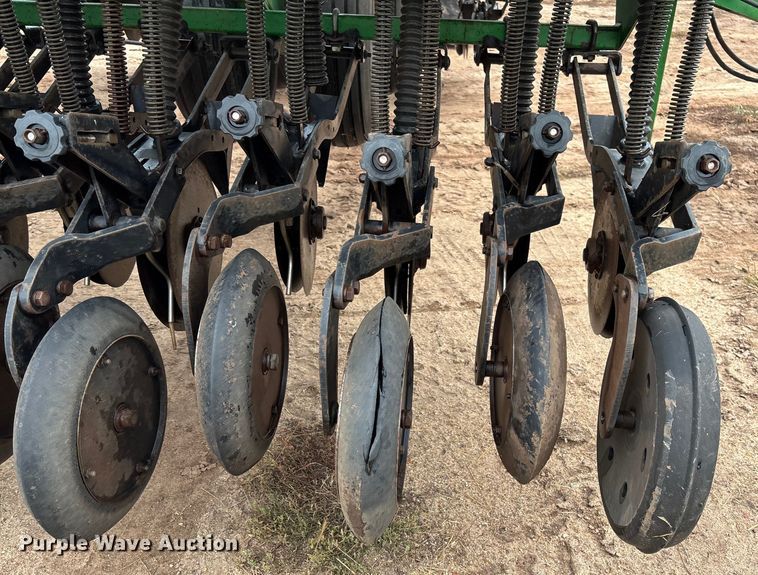 image for item EM8195 Great Plains Solid Stand 30 3SF30-487591 grain drill