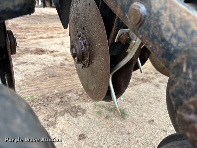 image for item EM8195 Great Plains Solid Stand 30 3SF30-487591 grain drill