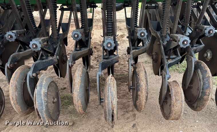 image for item EM8195 Great Plains Solid Stand 30 3SF30-487591 grain drill