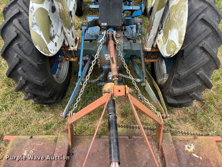 image for item EN5583 1972 Ford 2000 tractor