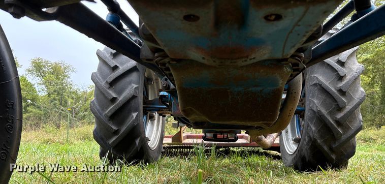 image for item EN5583 1972 Ford 2000 tractor