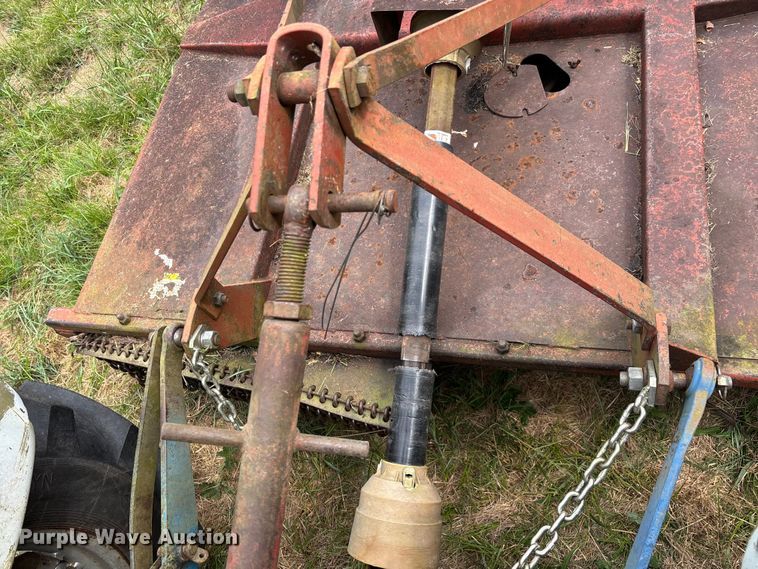 image for item EN5583 1972 Ford 2000 tractor