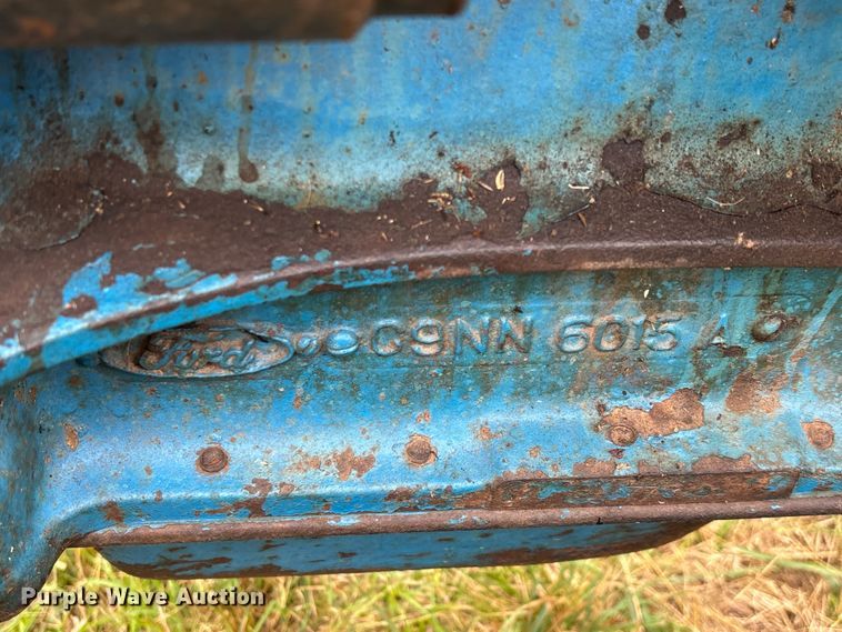 image for item EN5583 1972 Ford 2000 tractor