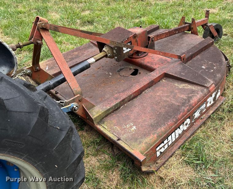 image for item EN5583 1972 Ford 2000 tractor